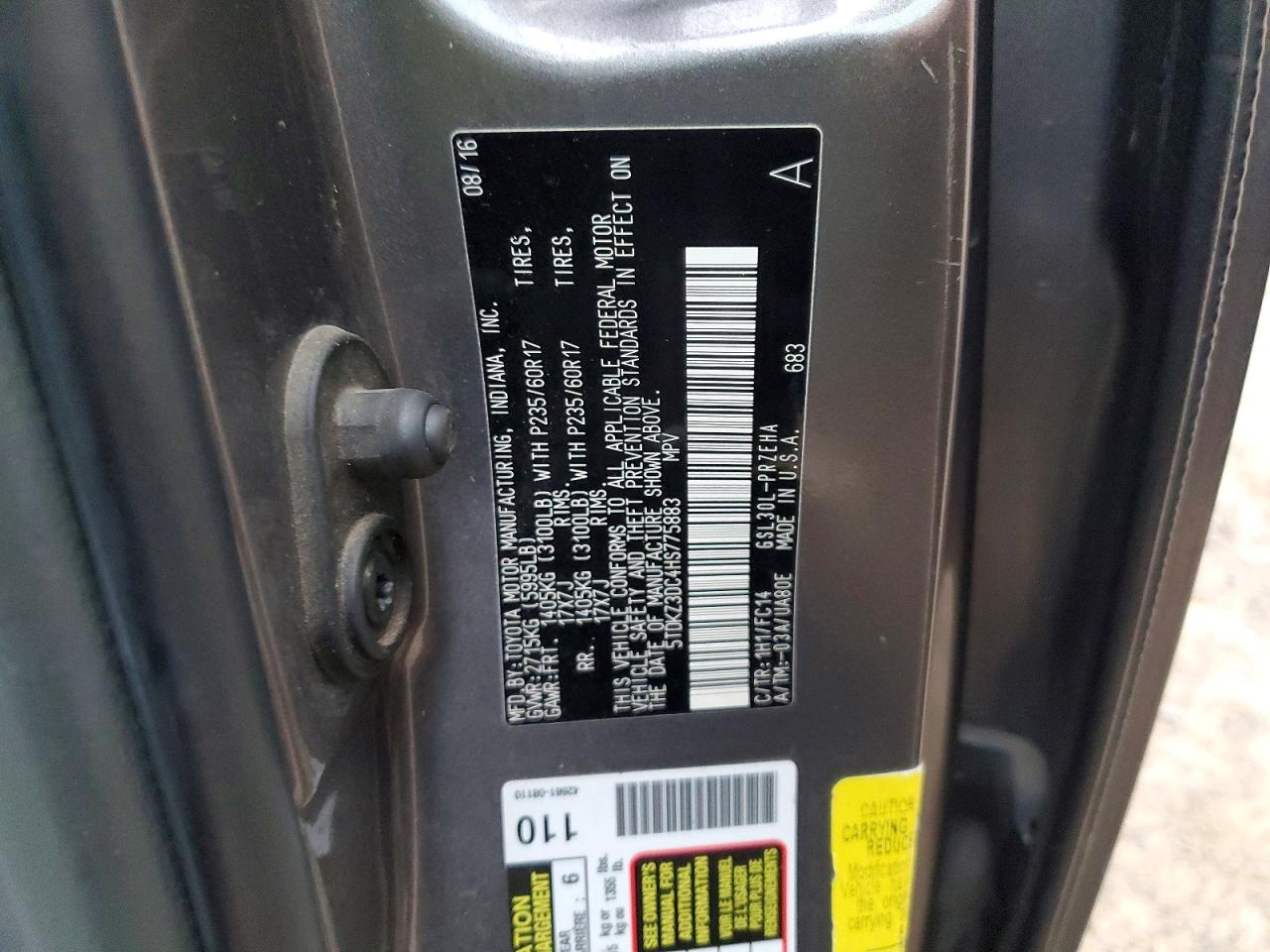 2017 TOYOTA SIENNA LE photo 13
