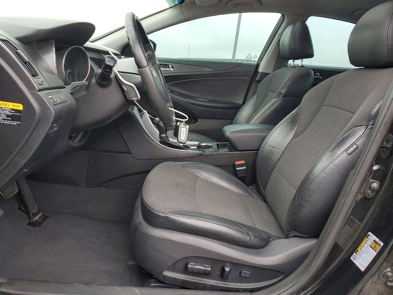 2013 HYUNDAI SONATA SE photo 7