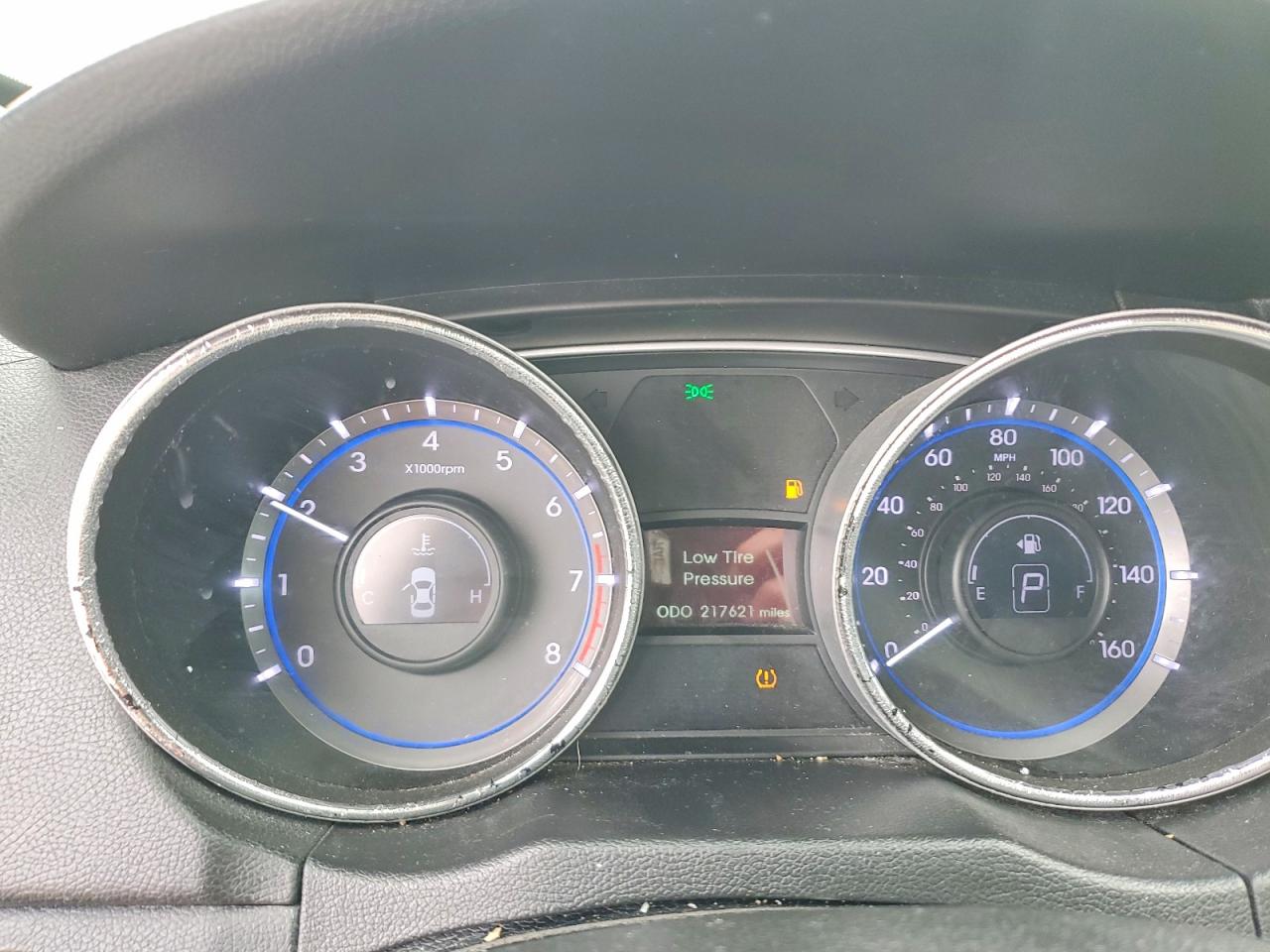 2013 HYUNDAI SONATA SE photo 9