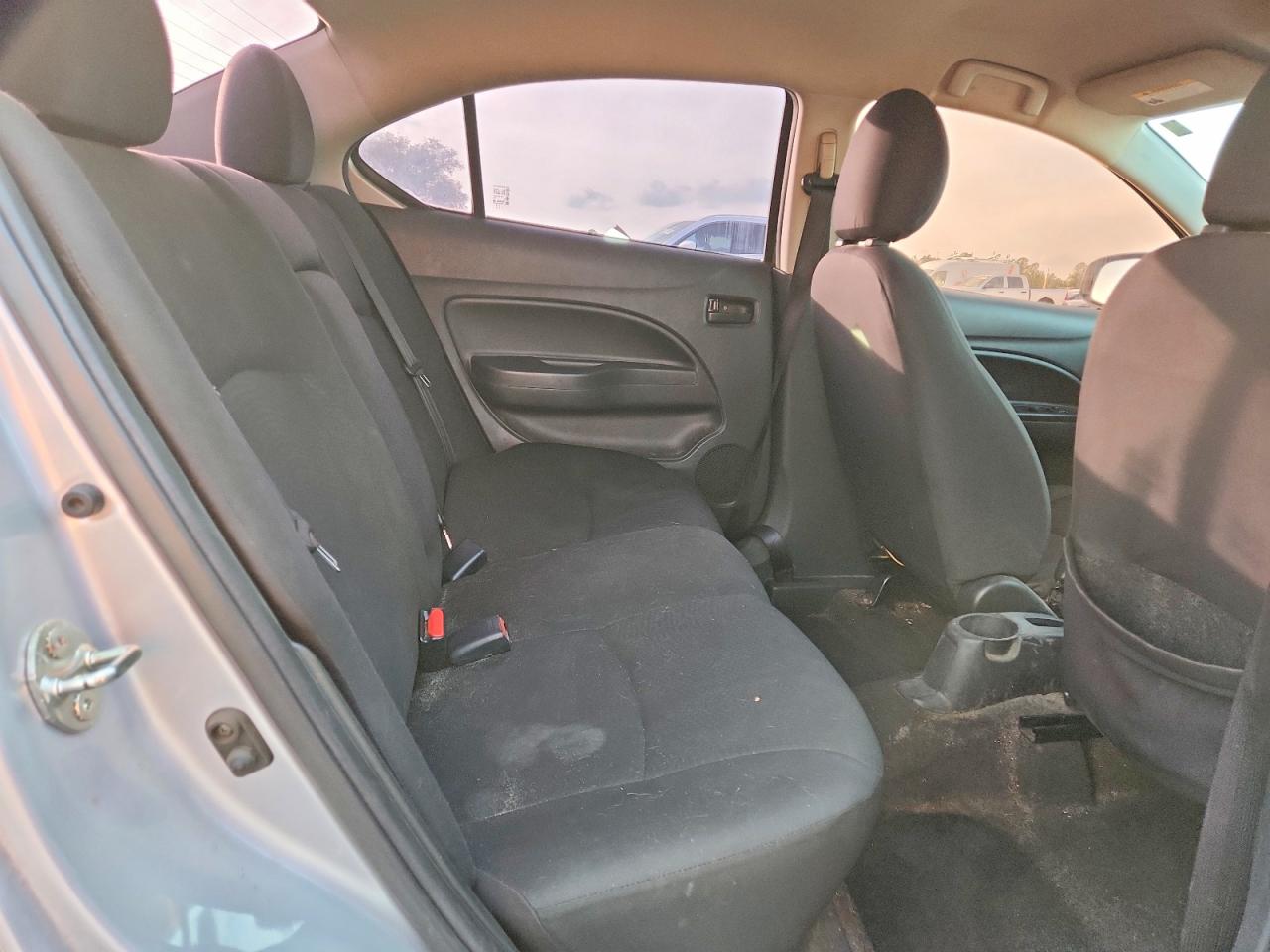 2017 MITSUBISHI MIRAGE G4 ES photo 10