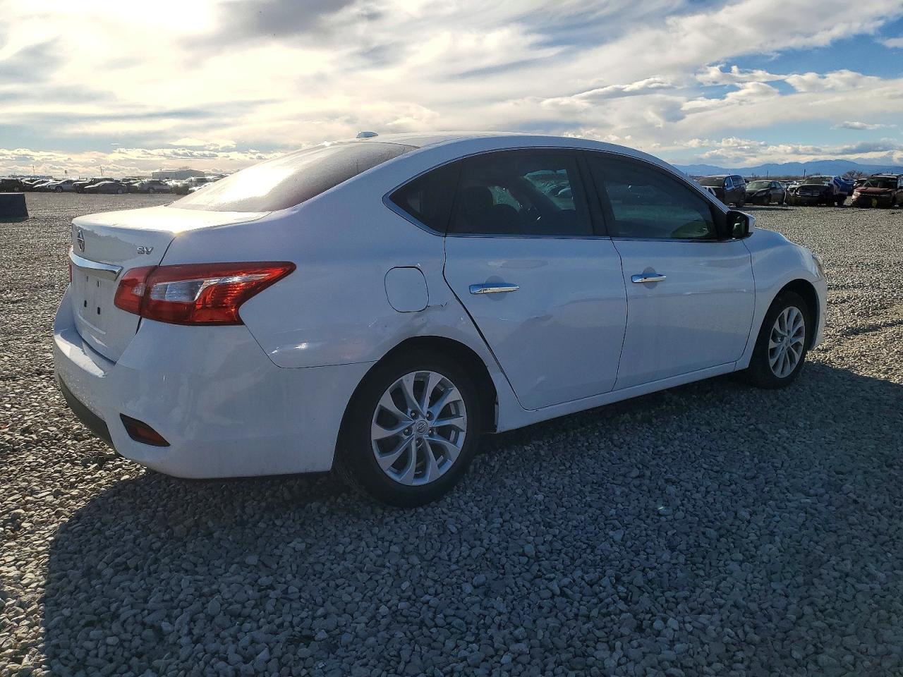 2019 NISSAN SENTRA S photo 3