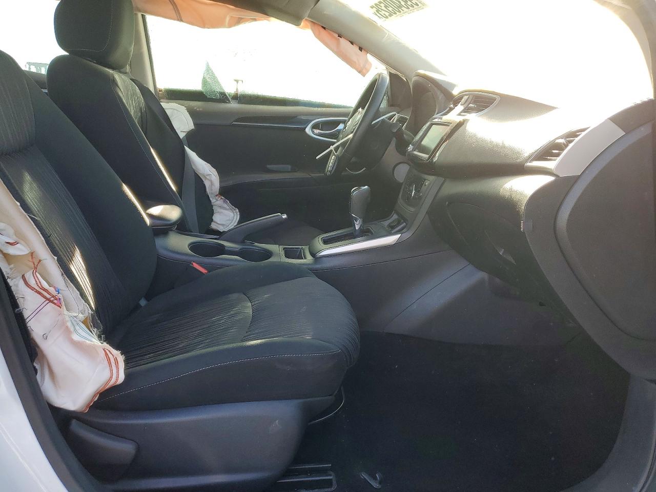 2019 NISSAN SENTRA S photo 7