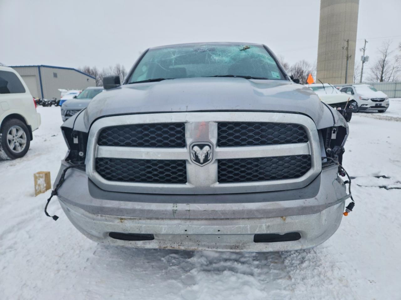 2024 RAM 1500 CLASSIC SLT photo 5