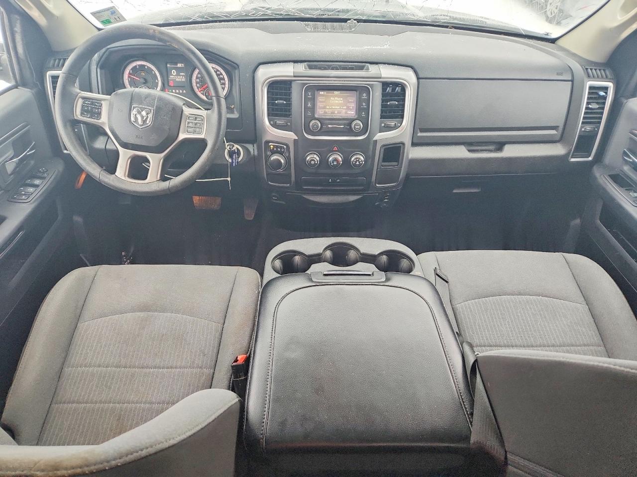 2024 RAM 1500 CLASSIC SLT photo 8