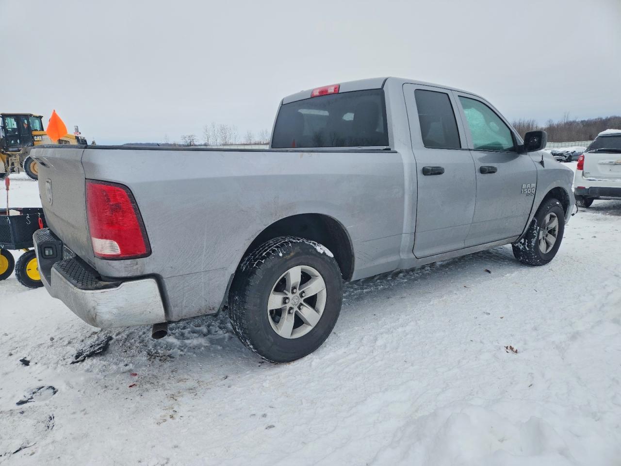 2024 RAM 1500 CLASSIC SLT photo 3