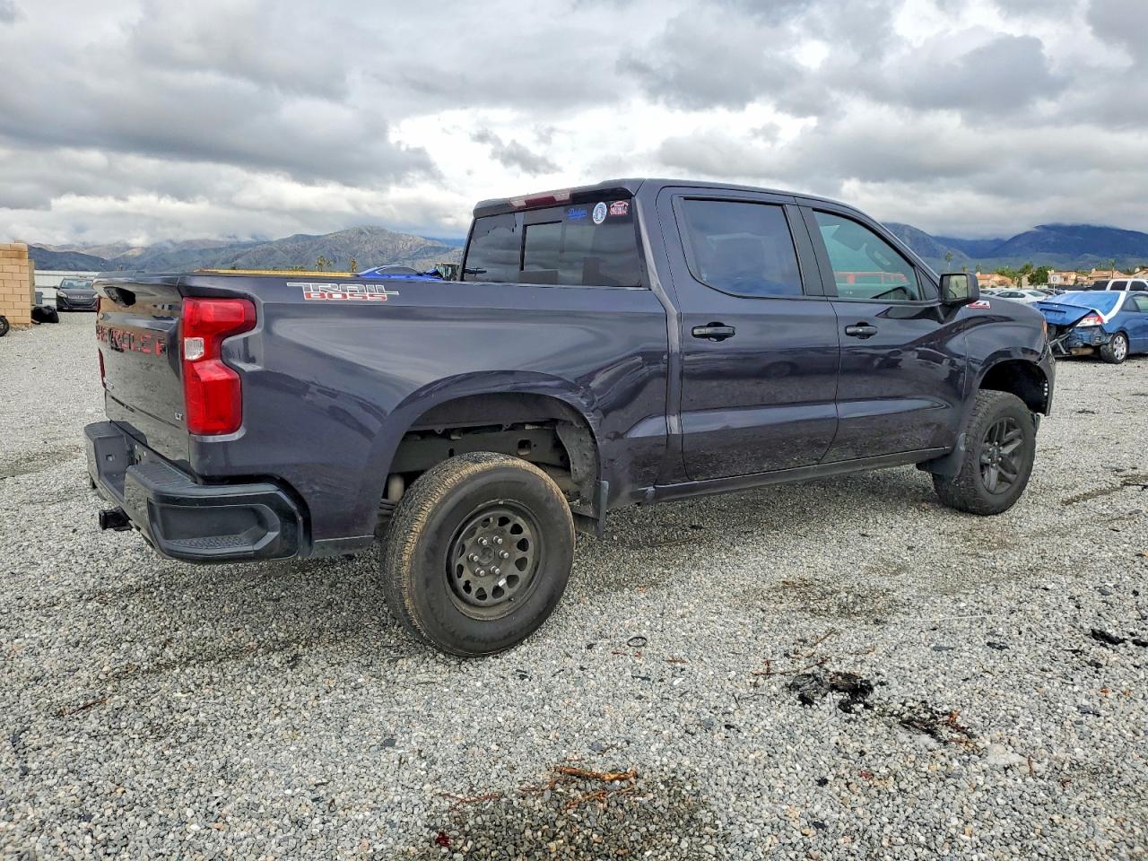 2024 CHEVROLET SILVERADO K1500 LT TRAIL BOSS photo 3