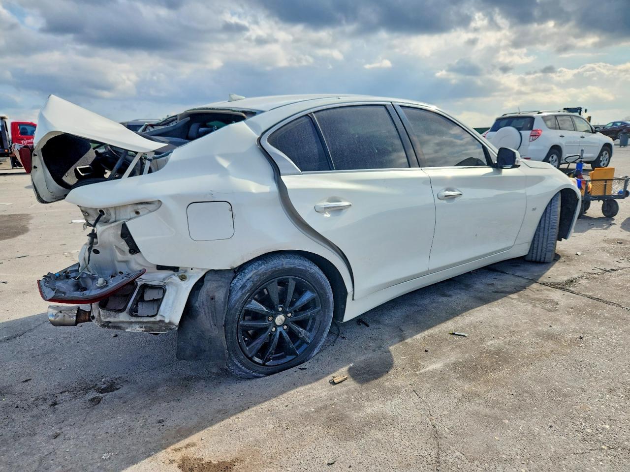 2015 INFINITI Q50 BASE photo 3