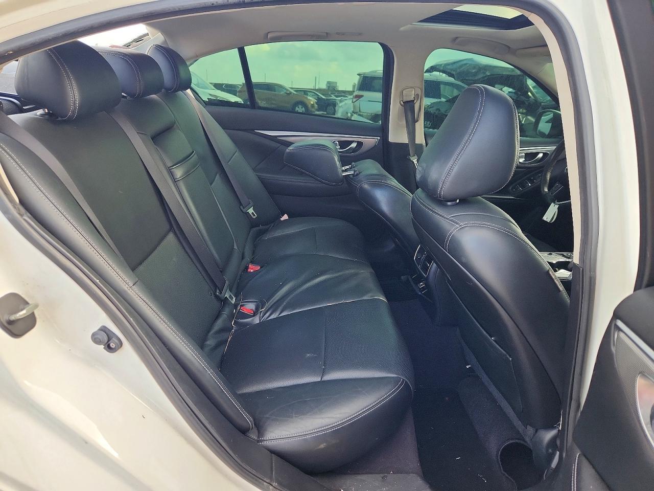 2015 INFINITI Q50 BASE photo 10
