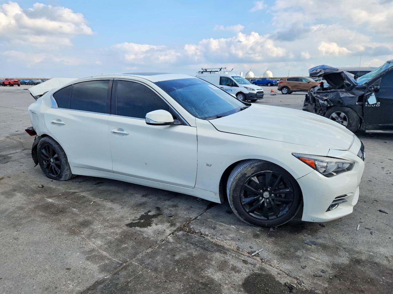 2015 INFINITI Q50 BASE photo 4