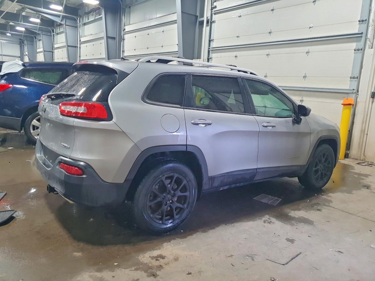 2015 JEEP CHEROKEE LATITUDE photo 3