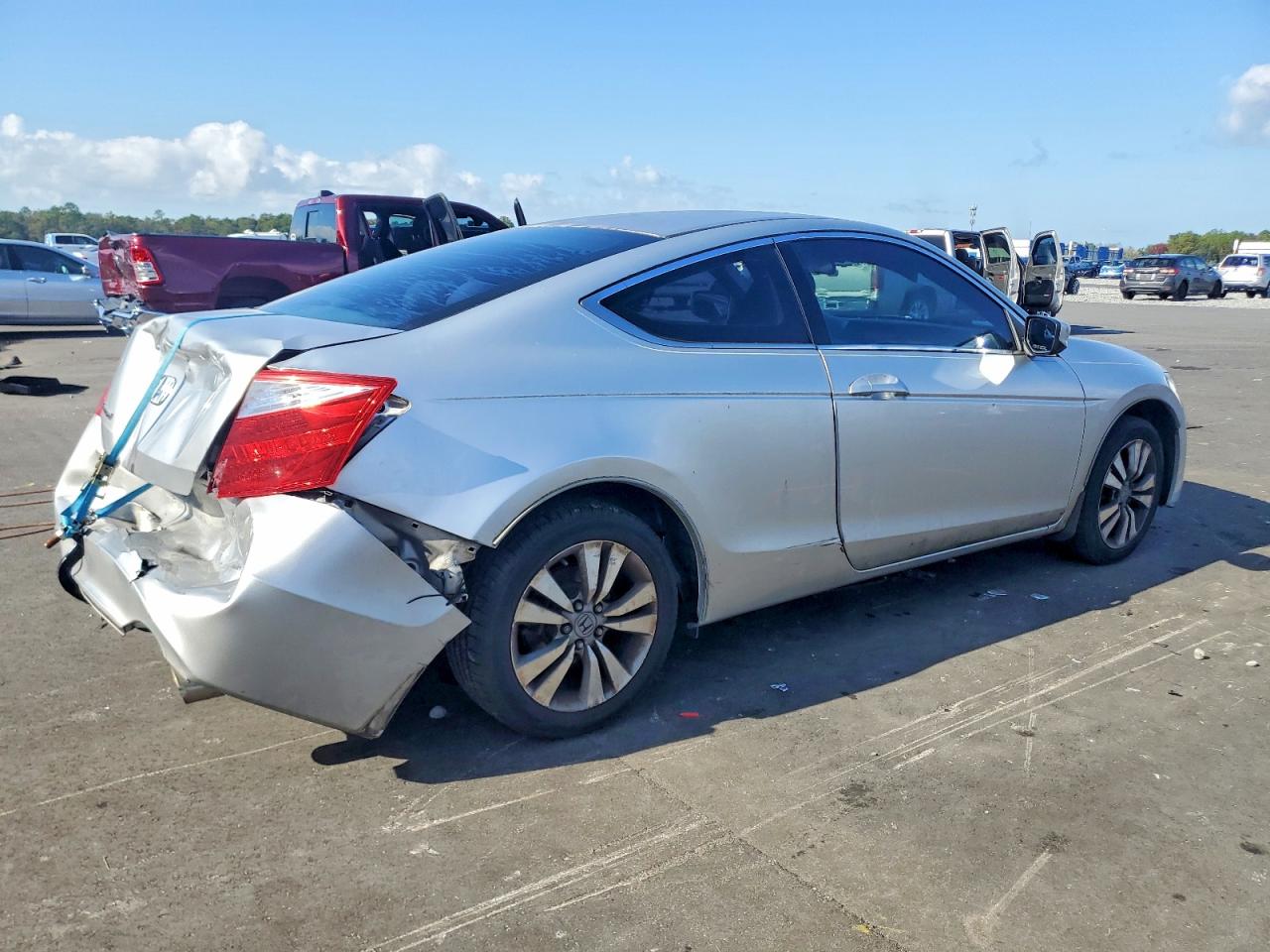 2010 HONDA ACCORD LX photo 7