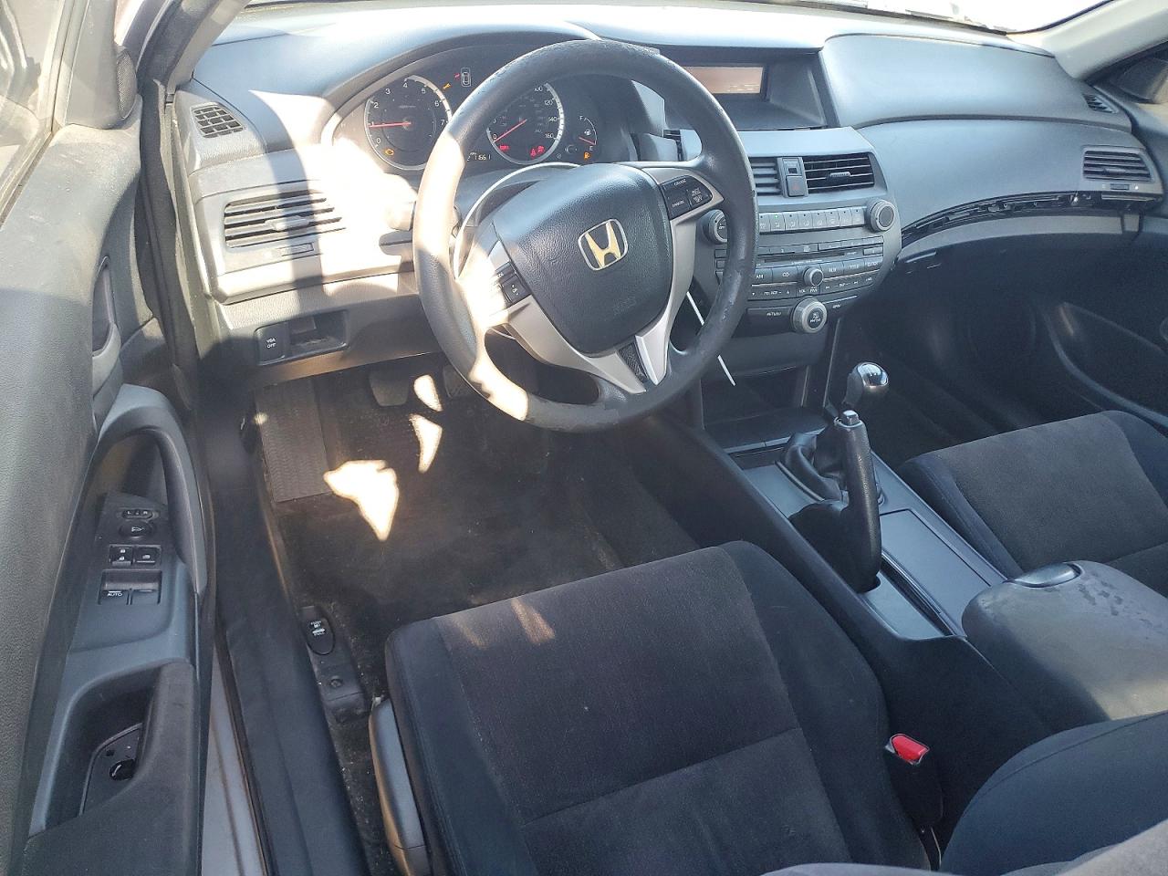 2010 HONDA ACCORD LX photo 22