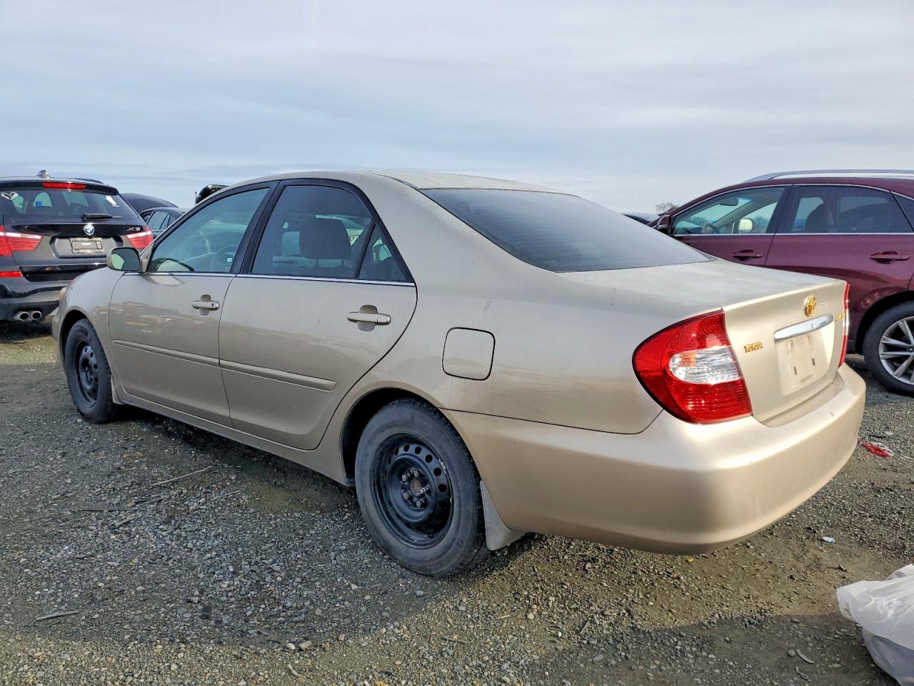 2003 TOYOTA CAMRY LE photo 2