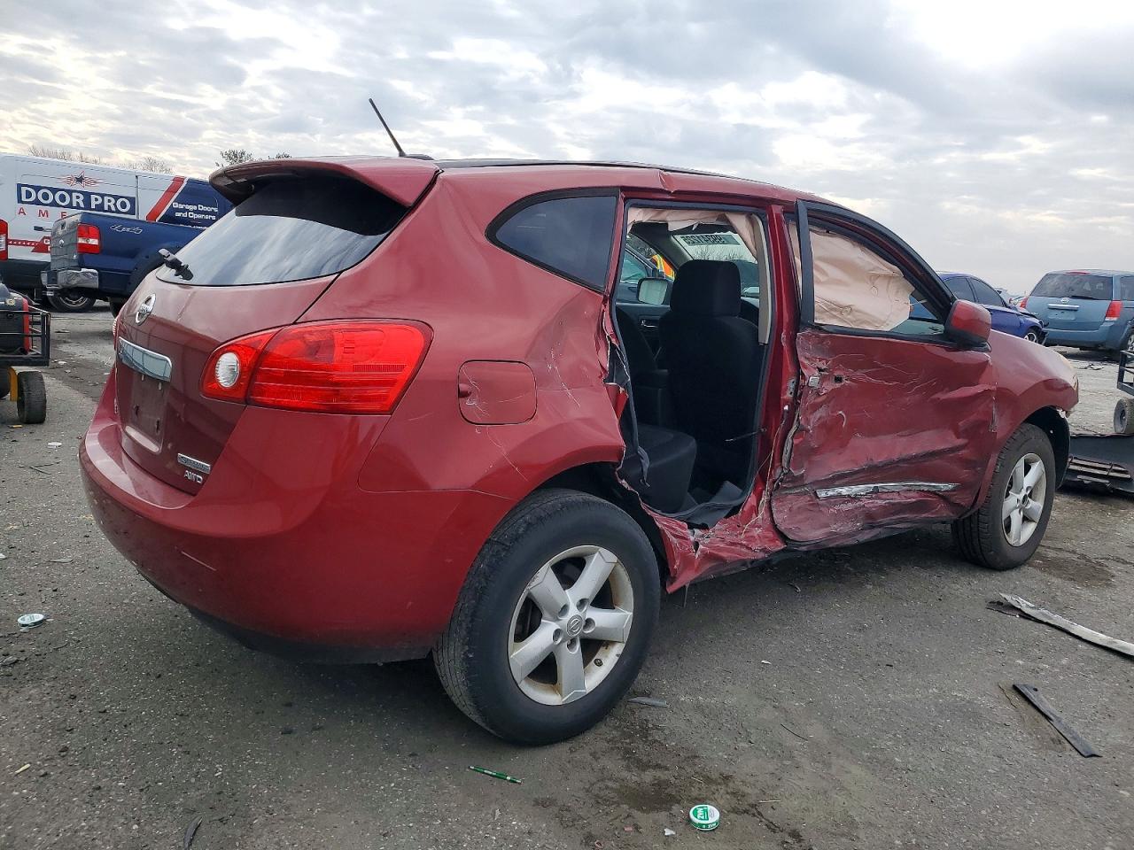 2013 NISSAN ROGUE S photo 3