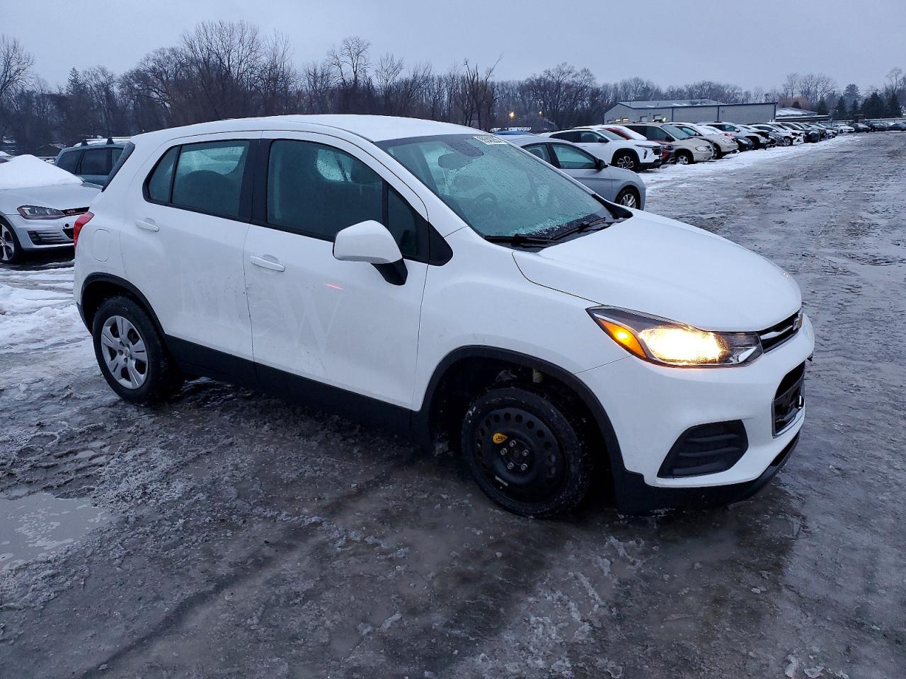 2018 CHEVROLET TRAX LS photo 4
