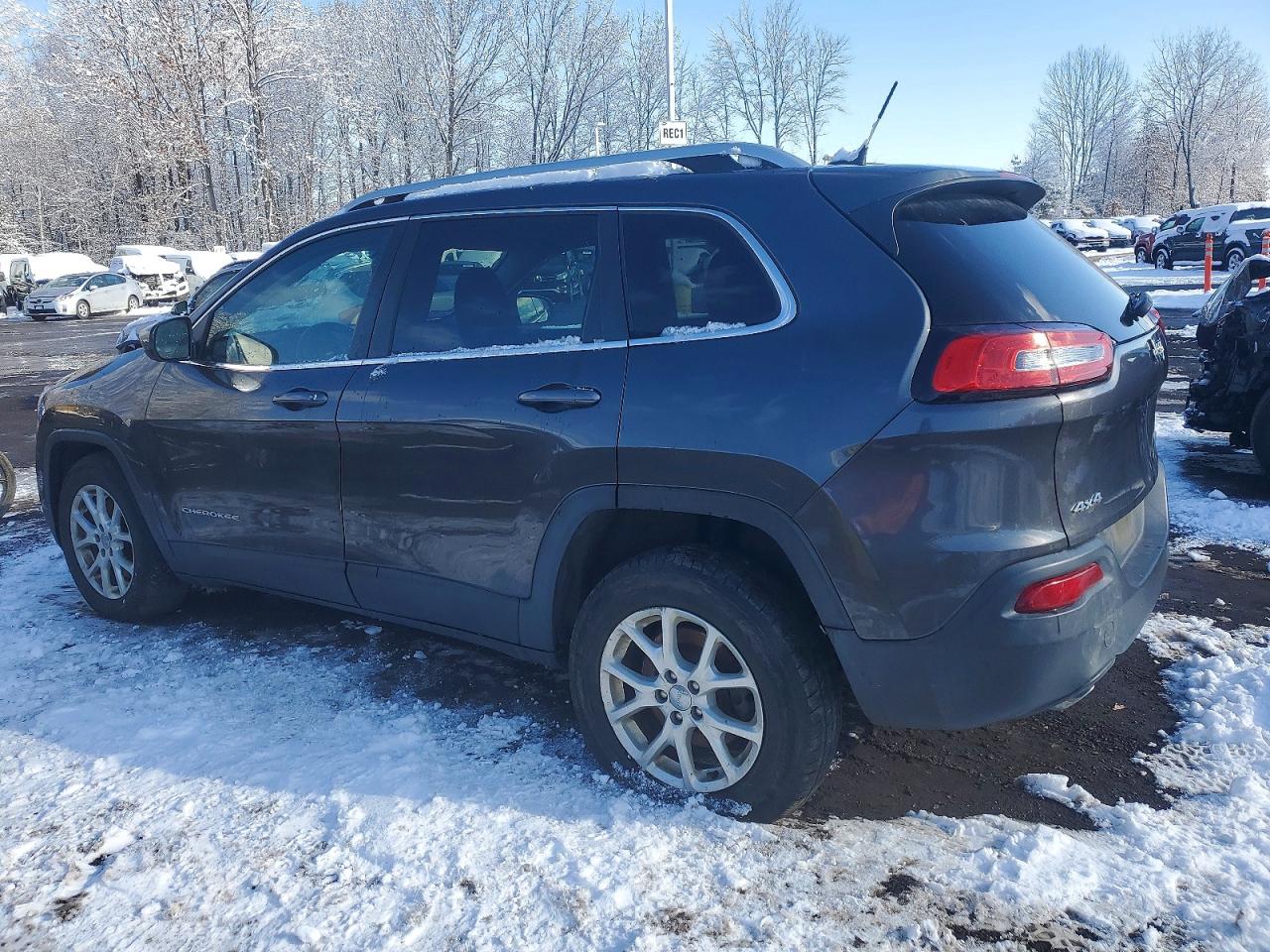2014 JEEP CHEROKEE LATITUDE photo 2