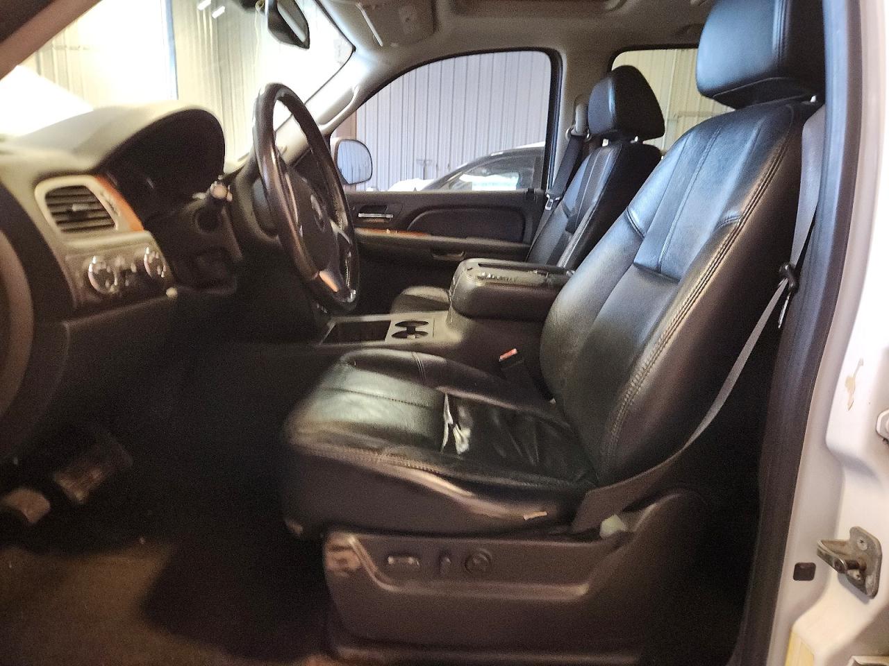 2007 GMC YUKON XL K1500 photo 7
