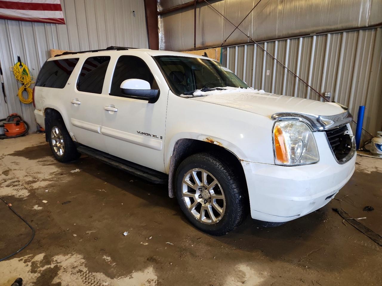2007 GMC YUKON XL K1500 photo 4