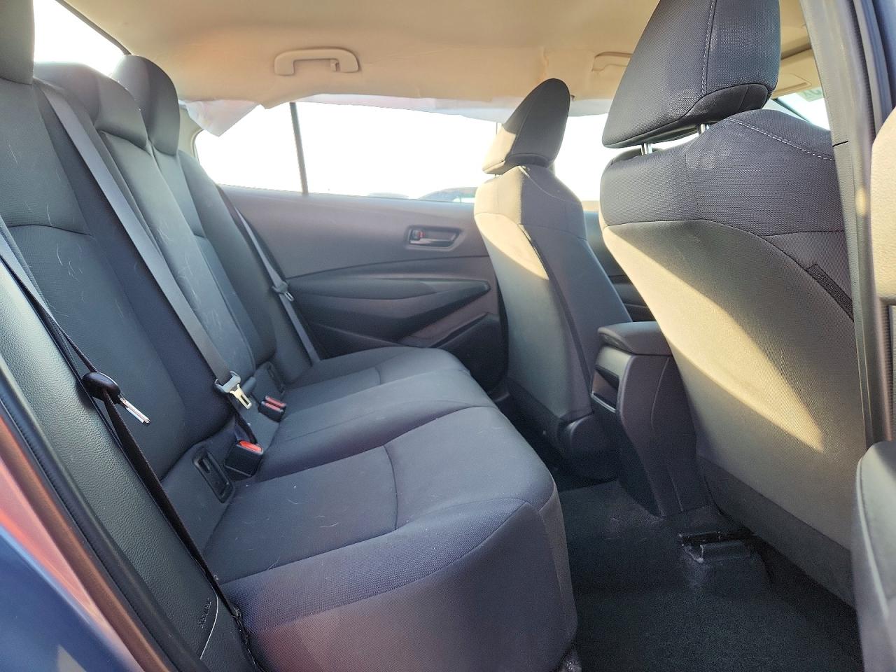 2022 TOYOTA COROLLA LE photo 10