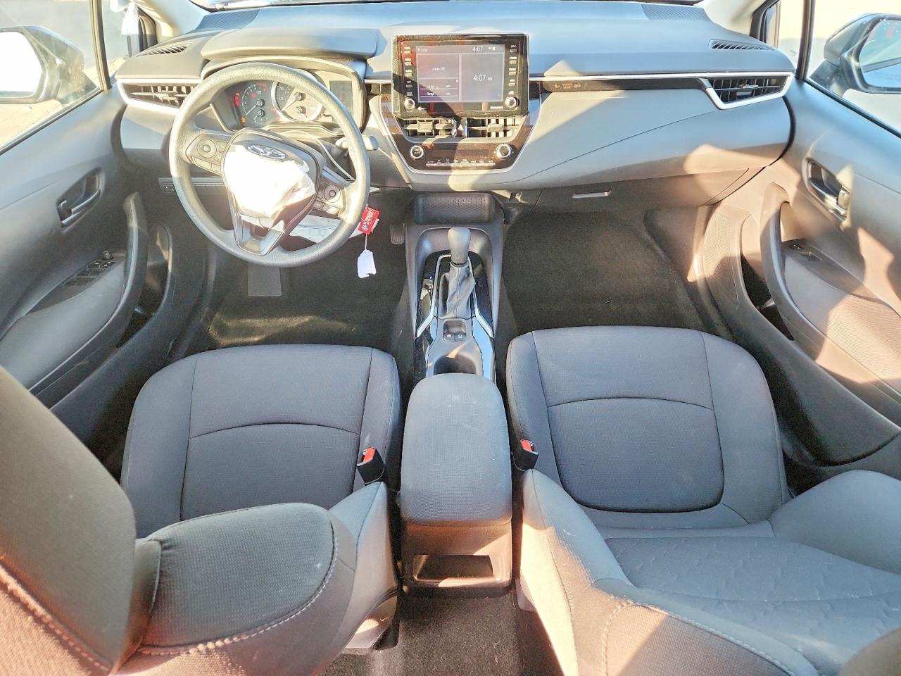 2022 TOYOTA COROLLA LE photo 8