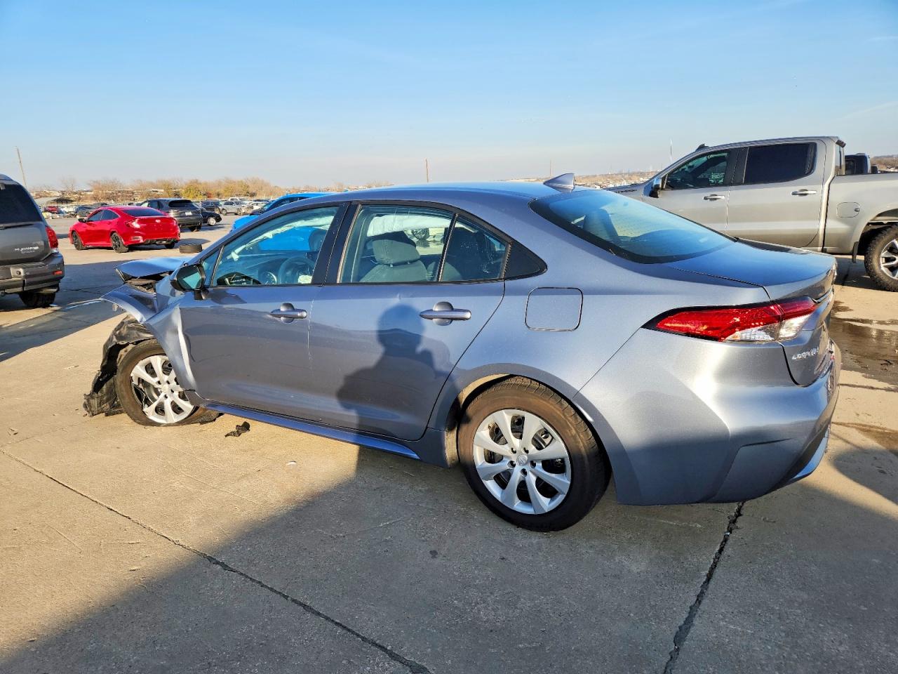2022 TOYOTA COROLLA LE photo 2