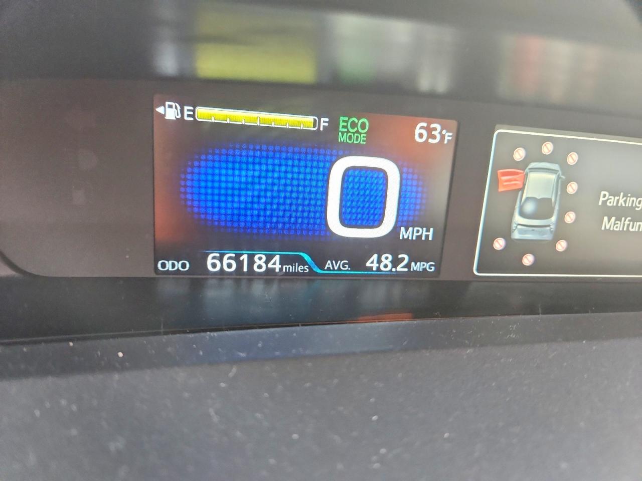 2018 TOYOTA PRIUS photo 9