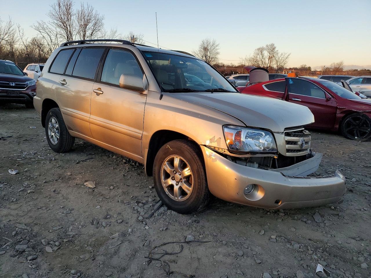 2004 TOYOTA HIGHLANDER photo 4