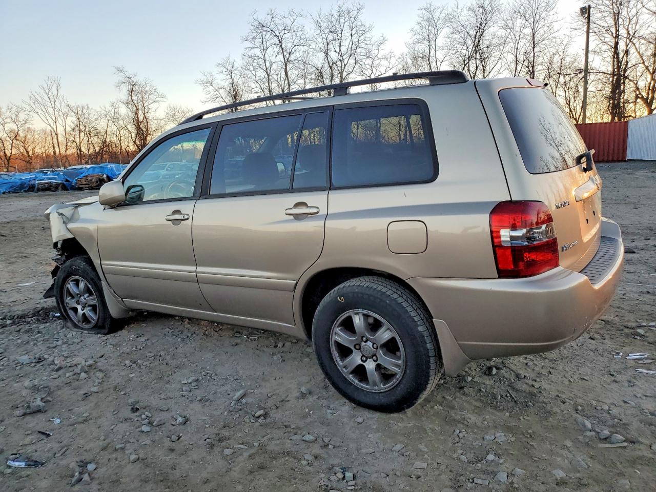 2004 TOYOTA HIGHLANDER photo 2