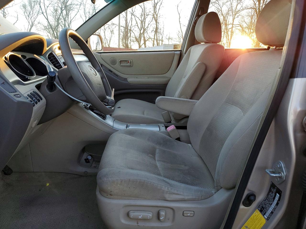2004 TOYOTA HIGHLANDER photo 7