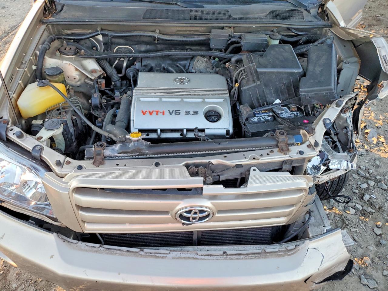 2004 TOYOTA HIGHLANDER photo 12