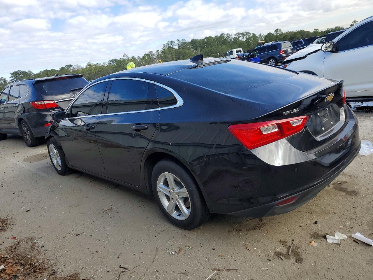 2024 CHEVROLET MALIBU LT photo 2