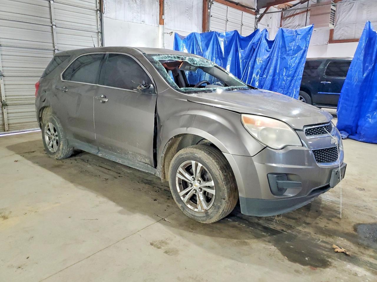 2010 CHEVROLET EQUINOX LS photo 4