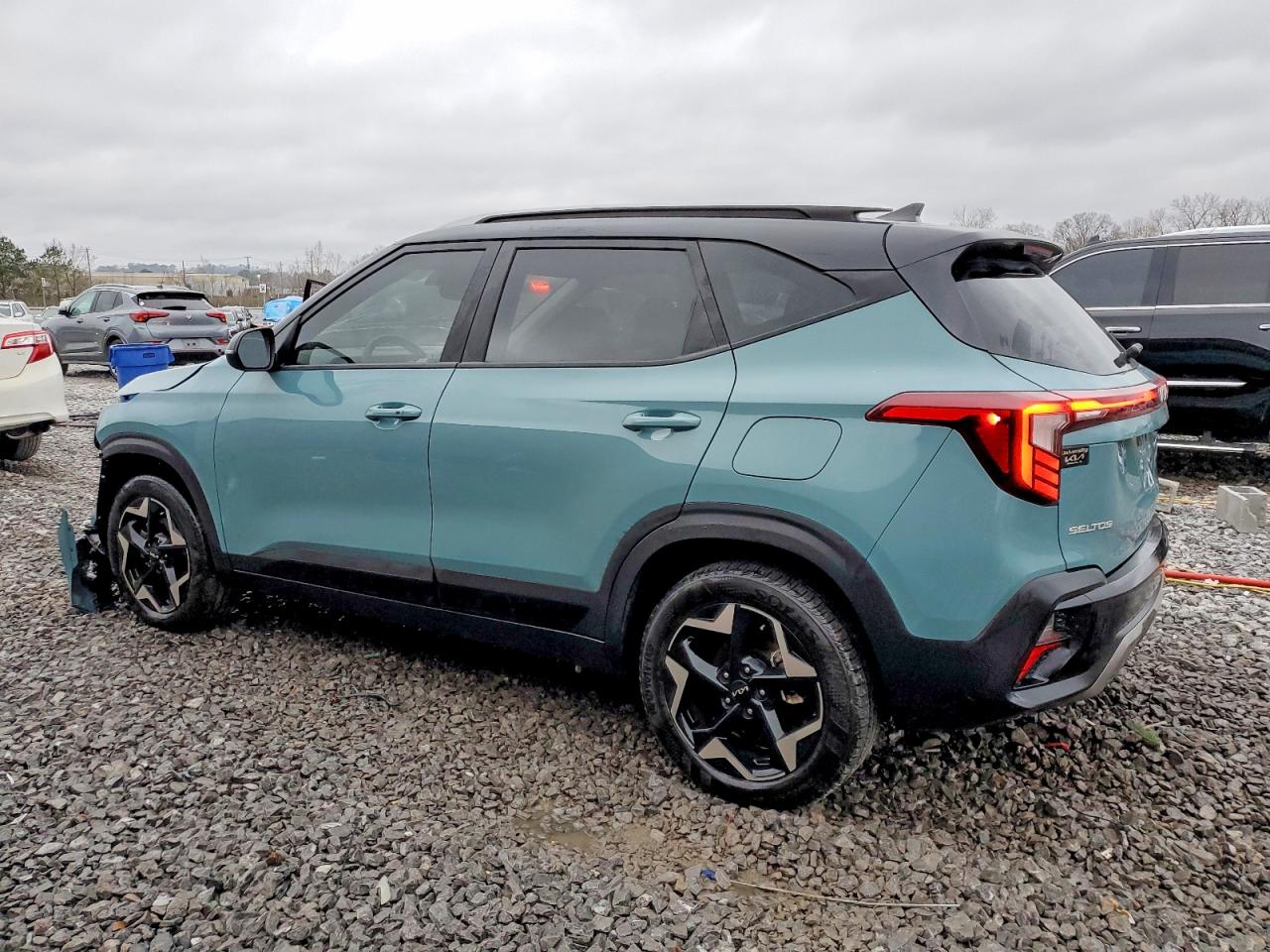 2025 KIA SELTOS S photo 3