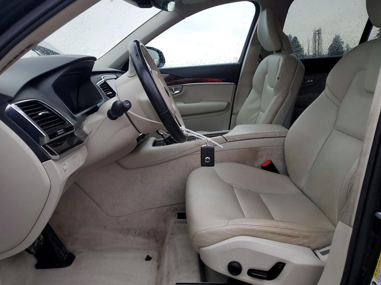 2016 VOLVO XC90 T6 photo 13
