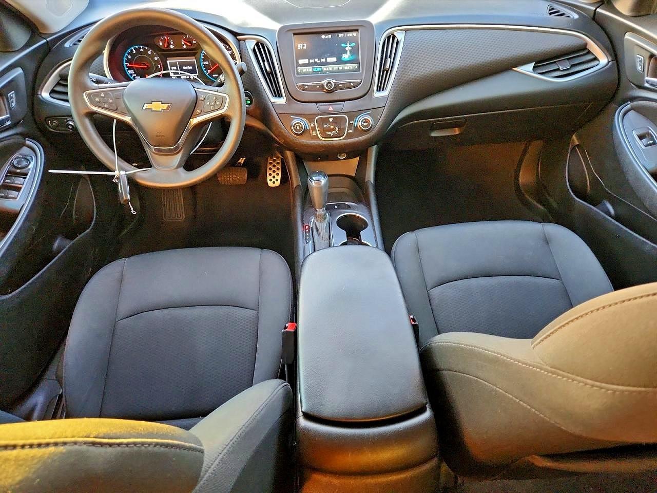 2017 CHEVROLET MALIBU LS photo 8