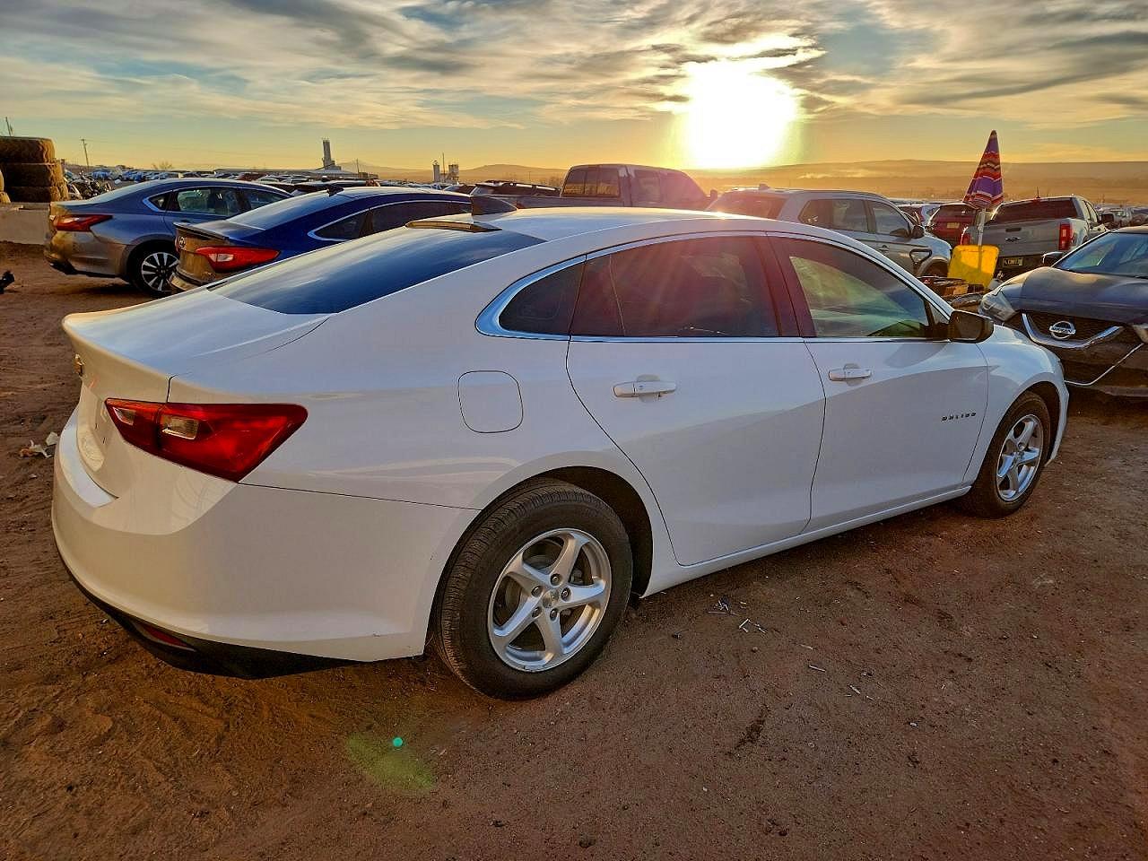2017 CHEVROLET MALIBU LS photo 3