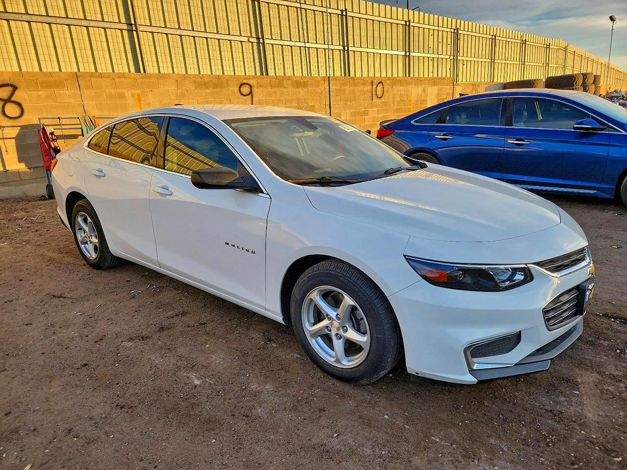 2017 CHEVROLET MALIBU LS photo 4
