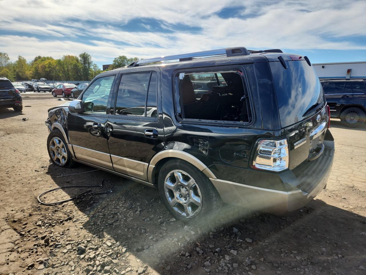 2013 FORD EXPEDITION XLT photo 2
