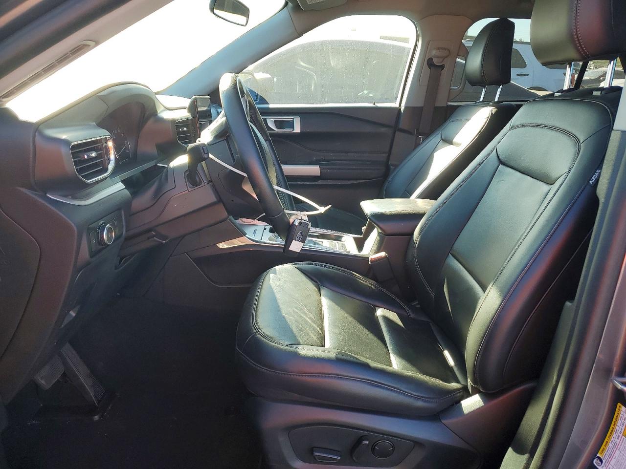 2023 FORD EXPLORER XLT photo 7