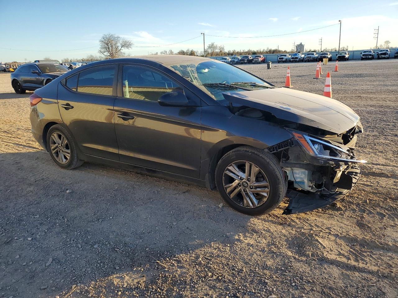 2020 HYUNDAI ELANTRA SEL photo 4