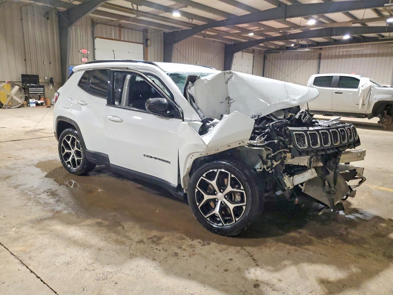 2024 JEEP COMPASS LATITUDE photo 4