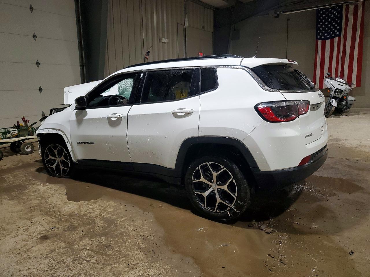 2024 JEEP COMPASS LATITUDE photo 2