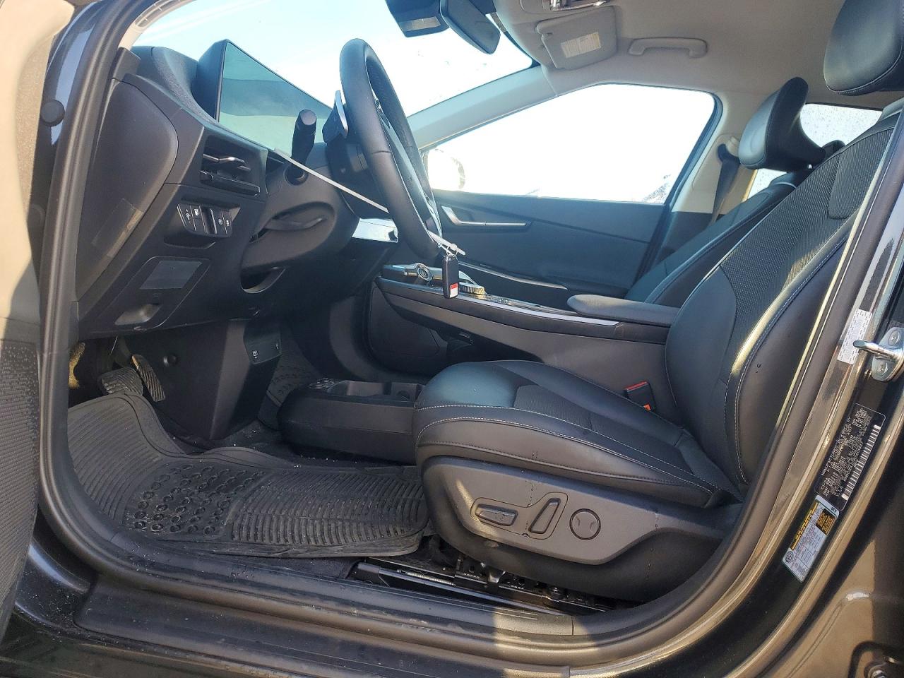 2024 KIA EV6 LIGHT photo 13