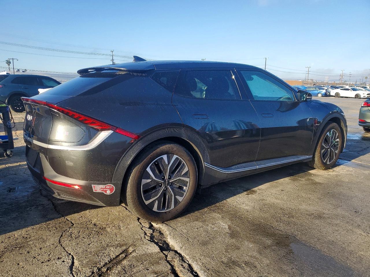 2024 KIA EV6 LIGHT photo 5