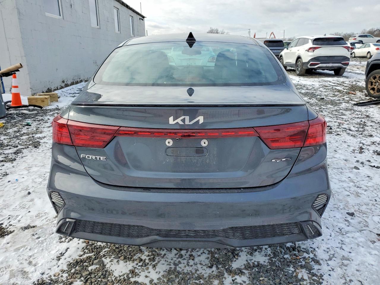 2023 KIA FORTE GT LINE photo 6
