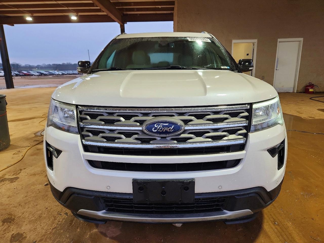 2018 FORD EXPLORER XLT photo 5