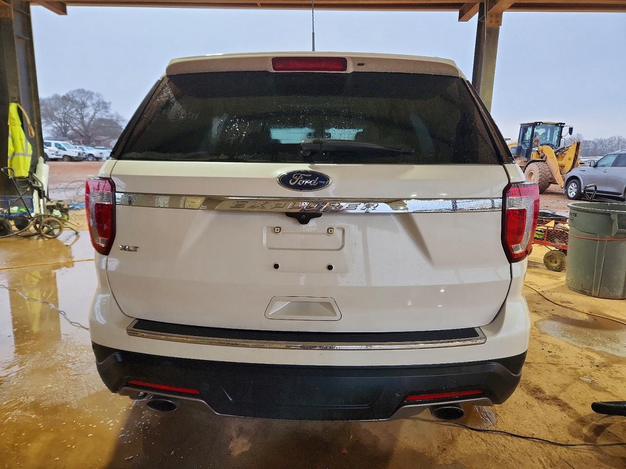 2018 FORD EXPLORER XLT photo 6