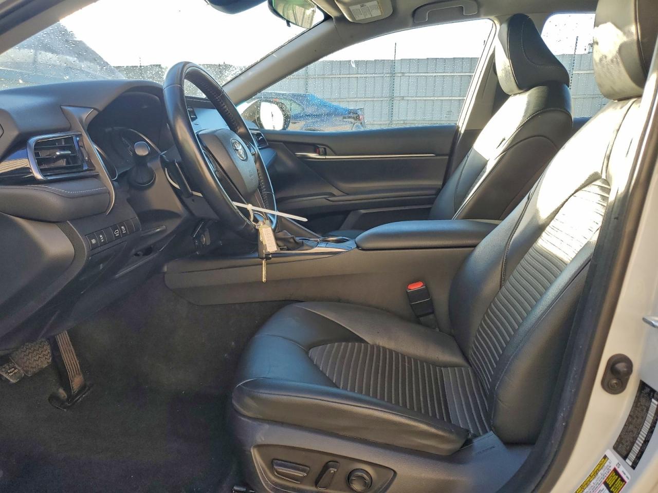 2022 TOYOTA CAMRY SE photo 7