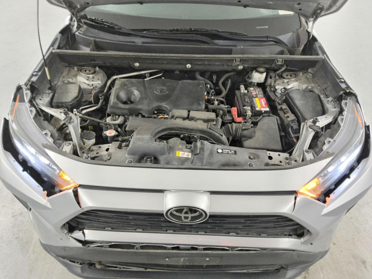 2021 TOYOTA RAV4 LE photo 12