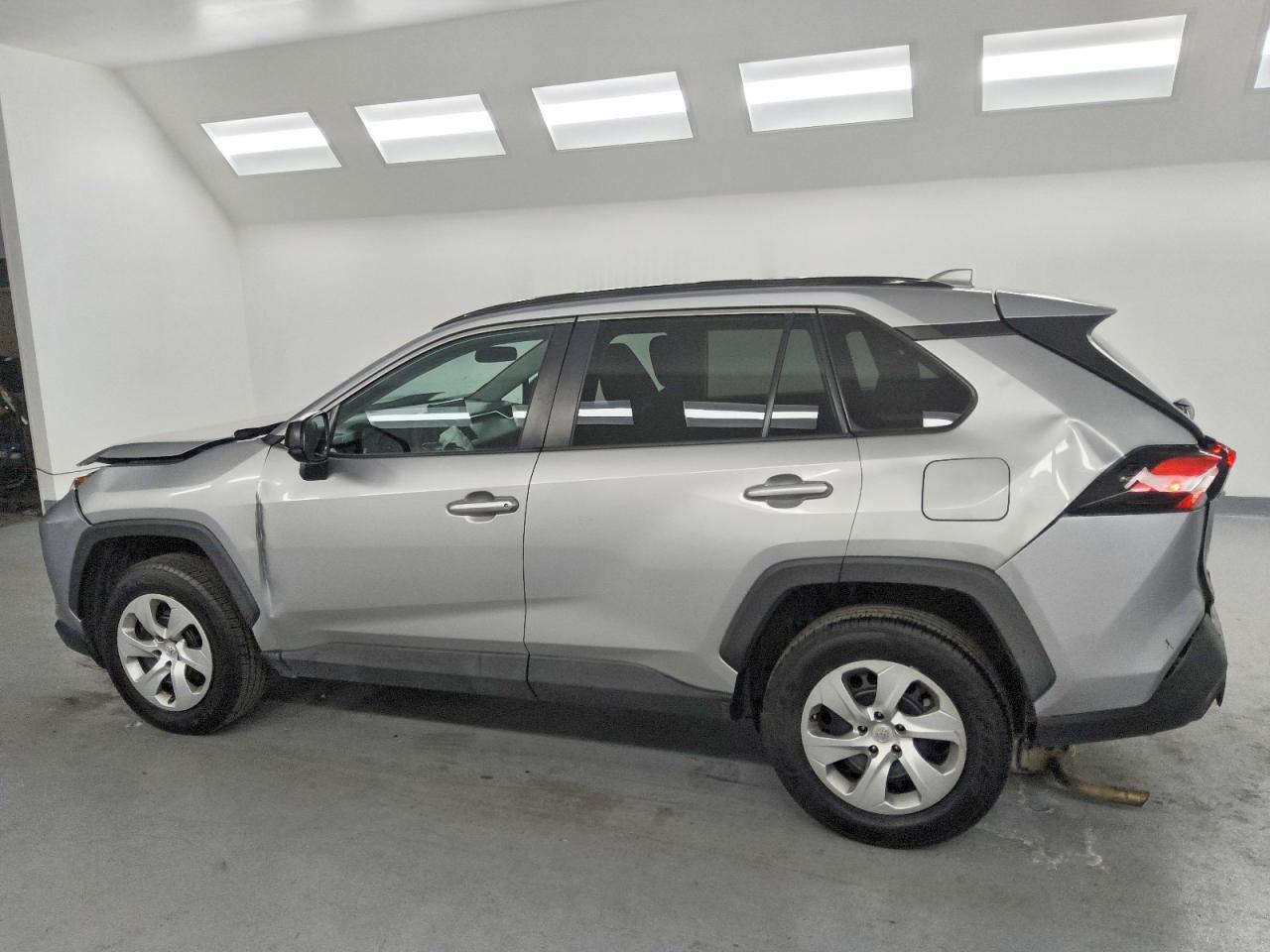 2021 TOYOTA RAV4 LE photo 2